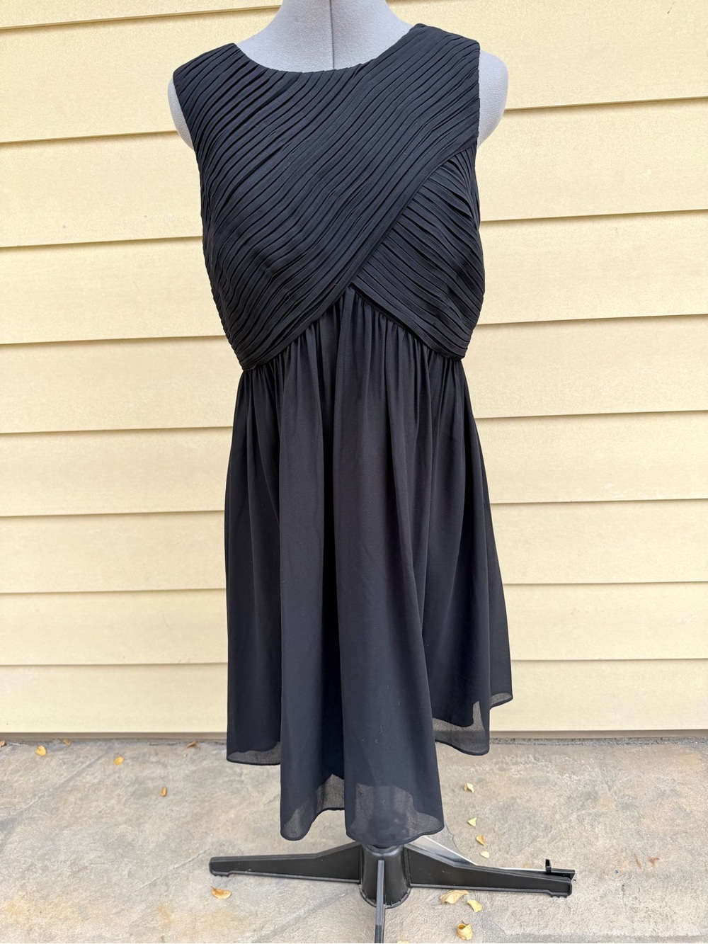 Andrew Marc Black Pleated Bodice Sleeveless Midi Dress